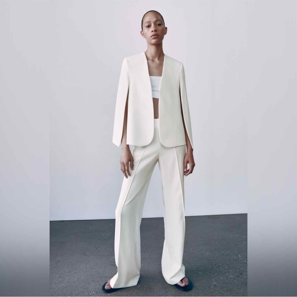 Zara Fluid High Waist Pants with Straight Legs. Side hidden in-seam zip closure